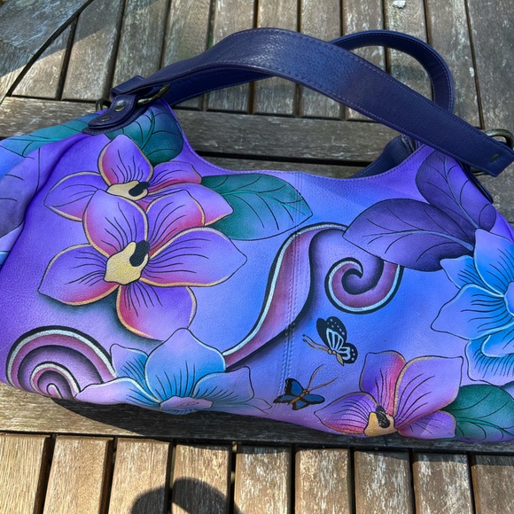 I have 5 Anushku pocketbooks for 75 dollars a piece - Picture 4 of 10